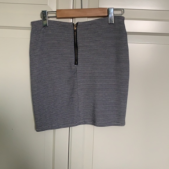Pencil skirt - Picture 2 of 2